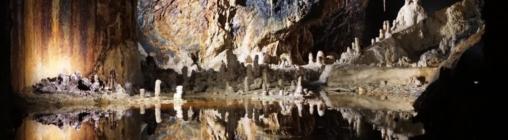 Immersion souterraine dans les grottes d’Isturitz et d’Oxocelhaya